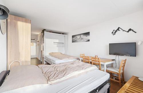 Anzere Apartment | Chaleureux studio à Anzère, accessible à ski, proche de tout