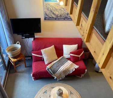 Premanon Apartment | Chaleureux studio montagnard avec balcon 2402