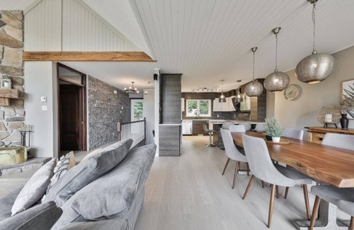 Saint Donat Ski Chalet | Chalex de Luxe Situé sur un Lac, Près des Pistes de ski