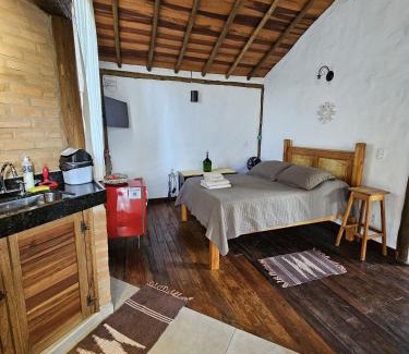 Carrancas Ski Chalet | Chalezinho Mata Virgem - perto do centro e cachoeiras, cozinha completa e churrasqueira