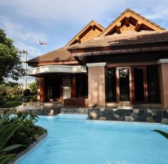 Su Thep Villa | Chamber’ 64 private pool villa