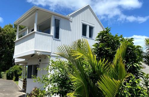 Manly House | Chamberlain House - 3 bedroom house by Manly beach