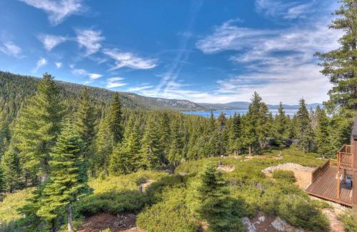 Chamberlands House | Chamberland Getaway Lake Views with Deck