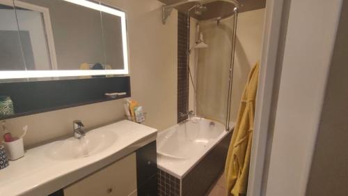 Villepreux House | Chambre à 30 min de Paris Montparnasse