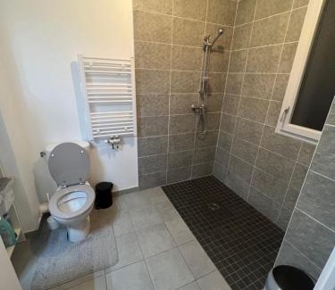 Carrieres-sous-Poissy House | Chambre à louer avec salle de bain privative