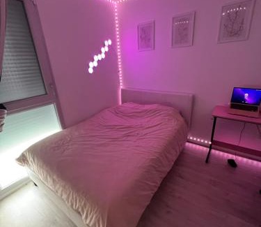 Carrieres-sous-Poissy House | Chambre à louer avec salle de bain privative