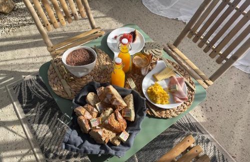 Souvigny Bed & Breakfast | Chambre élégante avec terrasse