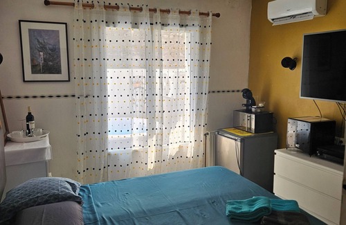 Lezignan-Corbieres House | Chambre 02 Balcon