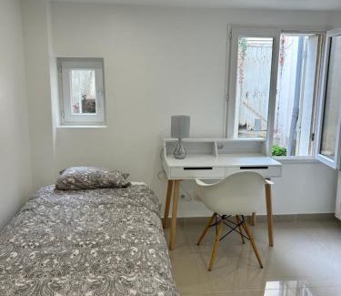 Quartier Centre Ville Apartment | Chambre 14m2