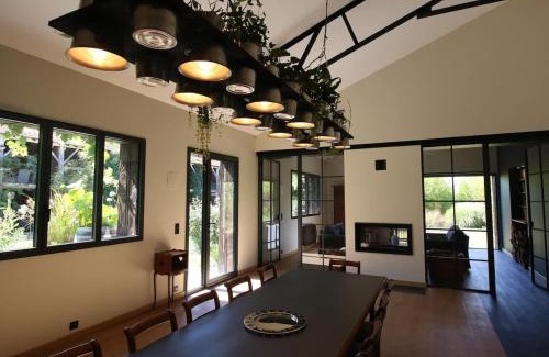 La Ferte-Saint-Aubin Bed & Breakfast | Chambre Amédée PMR chic avec Wi-Fi et petit déjeuner inclus - FR-1-590-479