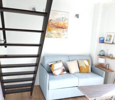 Rueil-Malmaison House | Chambre avec mezzanine dans une maison d'artiste