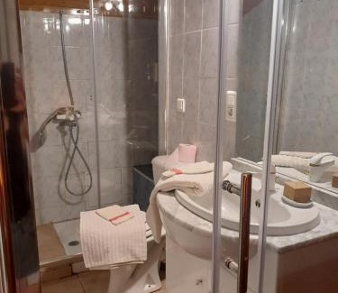 Ornezan House | Chambre chez l'habitant dans maison typique gersoise