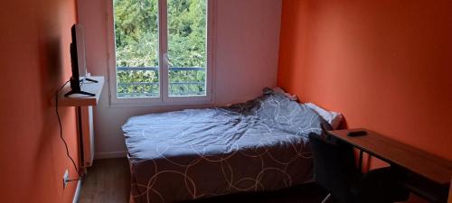 Trappes House | chambre chez raissa , pièces communes partagées