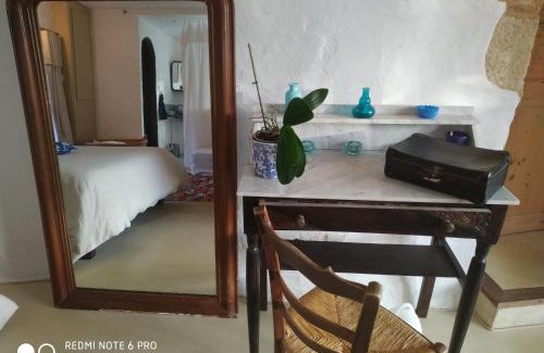 Cenac-et-Saint-Julien Bed & Breakfast | Chambre cosy indépendante chemin du lavoir