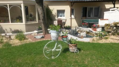 Saint-Ouen-les-Vignes Bed & Breakfast | chambre d'hôtes mansardée