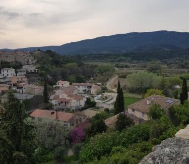 Cabrieres-dʼAigues House | Chambre d'hôte Geiko