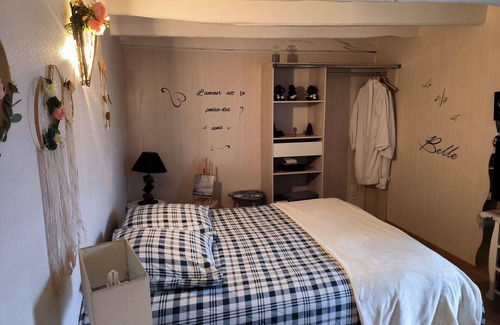 Miniac-Morvan Bed & Breakfast | Chambre D'hôte Naturiste ou pas