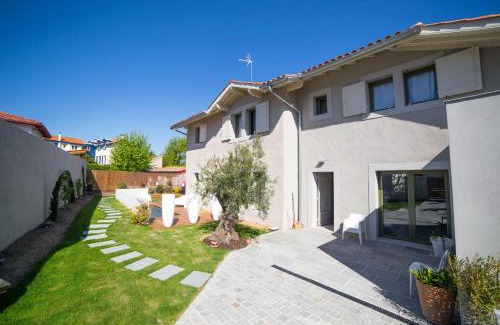 Biarritz City Centre House | Chambre d'Hôtes Arima