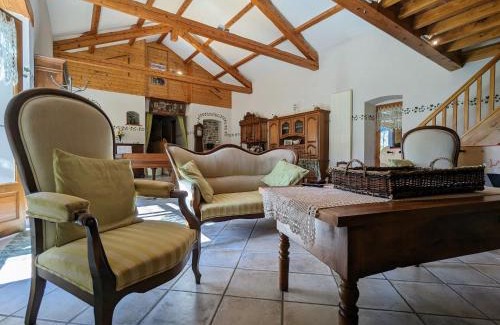 Retournac Bed & Breakfast | Chambre d'hôtes en ferme restaurée avec piscine et espace pour groupes - FR-1-582-504