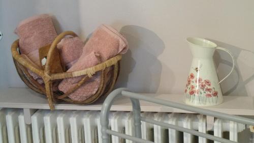 Monprimblanc Bed & Breakfast | Chambre d'hôtes Le Paon Blanc