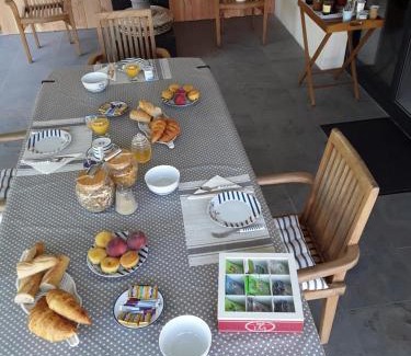 Mios Bed & Breakfast | Chambre d'hôtes les Iris à Mios sur le Bassin d'Arcachon