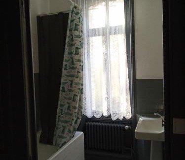 Airvault House | Chambre dans une maison bourgeoise 3