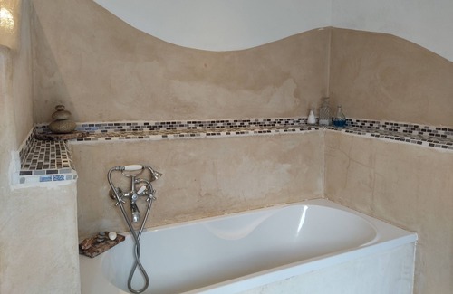 Moissac Bed & Breakfast | Chambre des Bois - Ground floor - shared bathroom - 5 minutes from the center