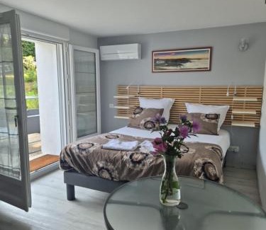 Hendaye House | Chambre double avec salle de bain privative