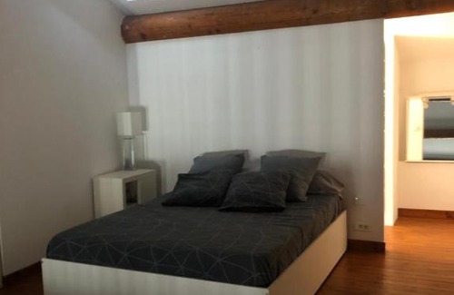 Graveson House | Chambre et sdb privées chez l'habitant