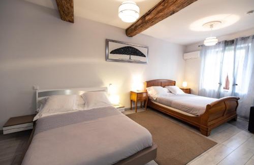 Centre Historique Apartment | Chambre Familiale du Couvent