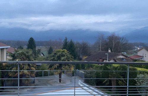 Montbonnot-Saint-Martin Bed & Breakfast | Chambre 2 Personnes Dans Maison Avec Piscine