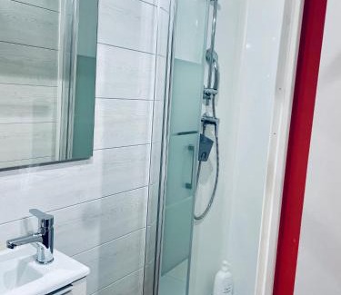 Saint-Chely-d'Apcher Hotel | Chambre indépendante