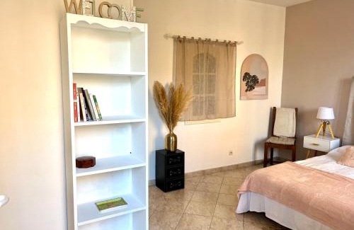 Lezignan-la-Cebe House | Chambre indépendante à Lezignan-la-Cèbe