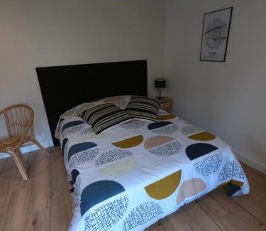 Savonnieres Bed & Breakfast | Chambre indépendante rénovée, à 2 pas de la plage