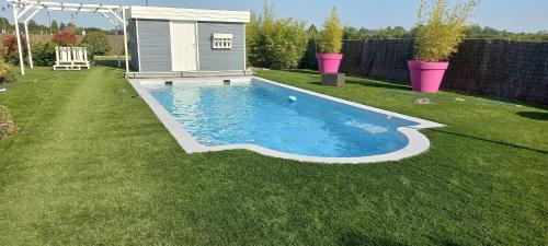 Veretz House | Chambre indépendante piscine en saison petit déjeuner inclus