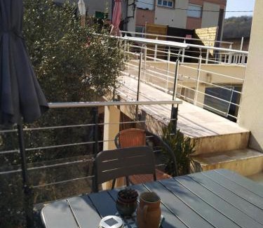 Perigueux Apartment | Chambre Marguerite, B&B au 1er- Villa Chaumonty