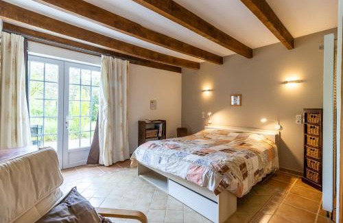 Auriac-du-Perigord Bed & Breakfast | Chambre Millepertuis