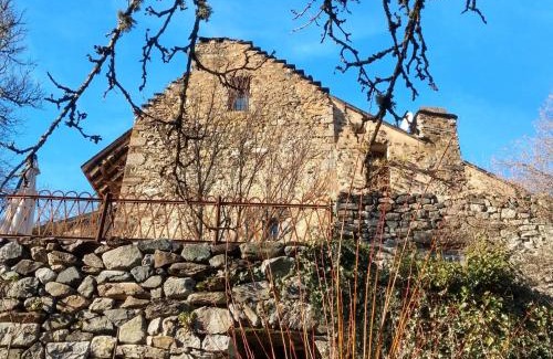Entraigues House | Chambre ou Gîte dans une maison de montagne - De Suzon à Zélie
