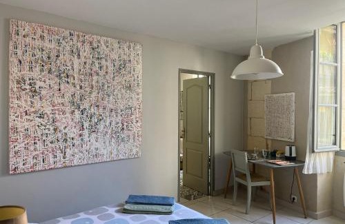 Issigeac House | Chambre paisible dans une ancienne bâtisse rénovée