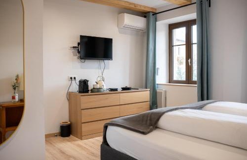 Eguisheim House | Chambre Pin Up Wings