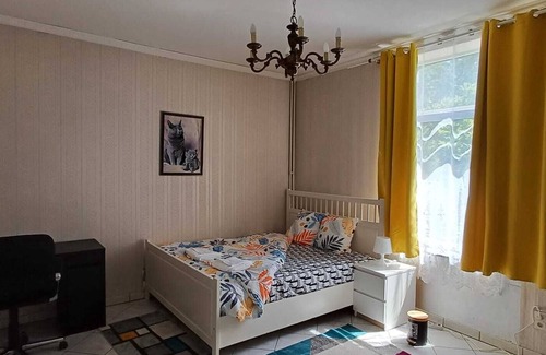 Seraing Bed & Breakfast | chambre privée dans chalet