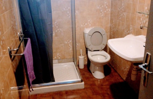 Libreville House | Chambre Privée Dans le Quartier Huppé et Résidentiel de Louis