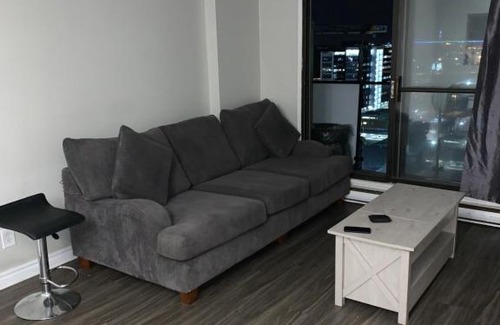 Longueuil Apartment | Chambre Propre Et Confortable
