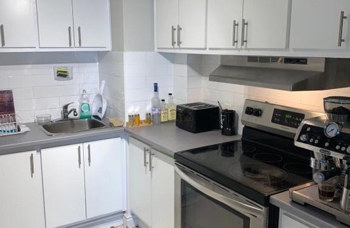 Longueuil Apartment | Chambre Propre Et Confortable