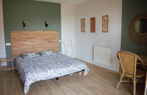Lestrade-et-Thouels Bed & Breakfast | Chambre "tribu" Pour un Moment en Famille ou Entre Amis Dans un Cadre Agréable