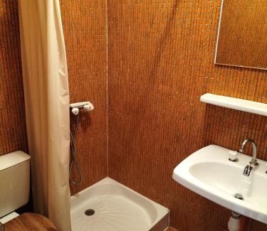 Vallouise-Pelvoux House | Chambre Triple avec Balcon et Salle de Bains Privative 4
