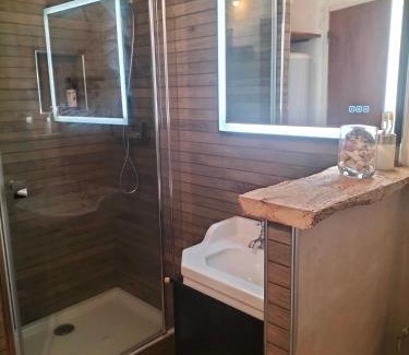 Saint-Martin-De-Lerm Bed & Breakfast | Chambres 2 personnes dans notre maison Girondine