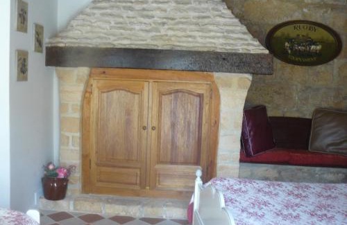 Les Eyzies House | Chambres d'Hôtes & Gites Pouget