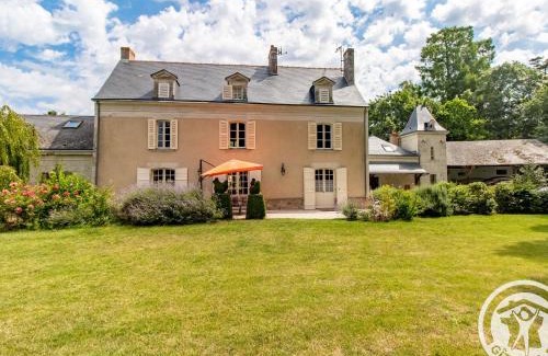 La Menitre Bed & Breakfast | Chambres d'hôtes élégantes proche Loire avec parc et piscine - FR-1-622-114