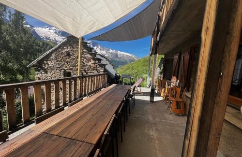 La Grave Cabin | Chambres d'hôtes de Montagne "les 3 Evéchés"